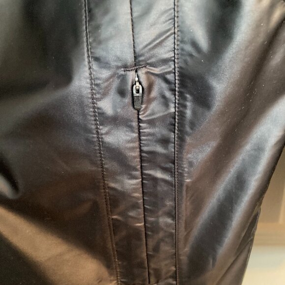 Womens Under Armour Fitted Running Jacket - NWT - Picture 2 of 16